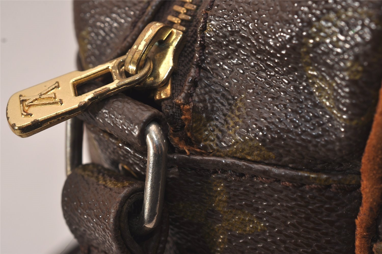 Authentic Louis Vuitton Monogram Nile Shoulder Cross Body Bag Old Model LV 8191J