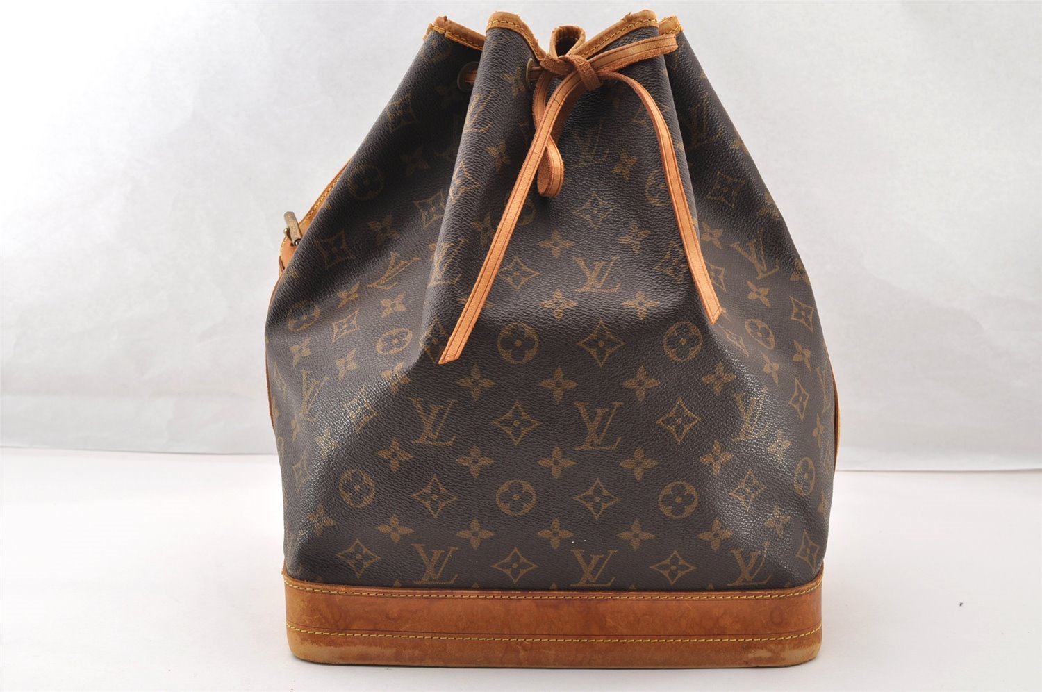 Authentic Louis Vuitton Monogram Noe Shoulder Drawstring Bag M42224 LV 8193I