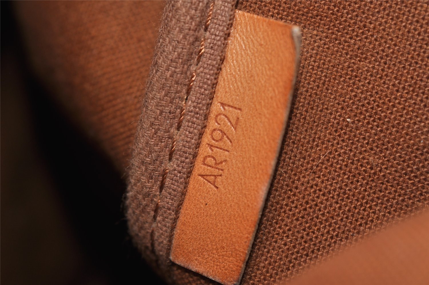 Authentic Louis Vuitton Monogram Saumur 35 Shoulder Cross Bag M42254 LV 8194I