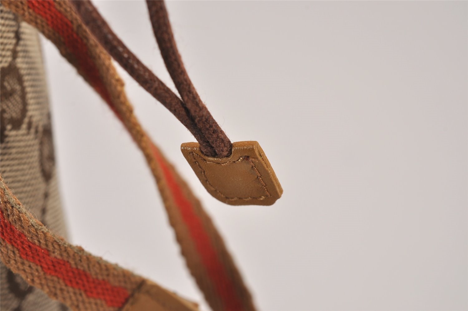 Authentic GUCCI Sherry Line Drawstring Pouch Purse GG Canvas Leather Brown 8221I