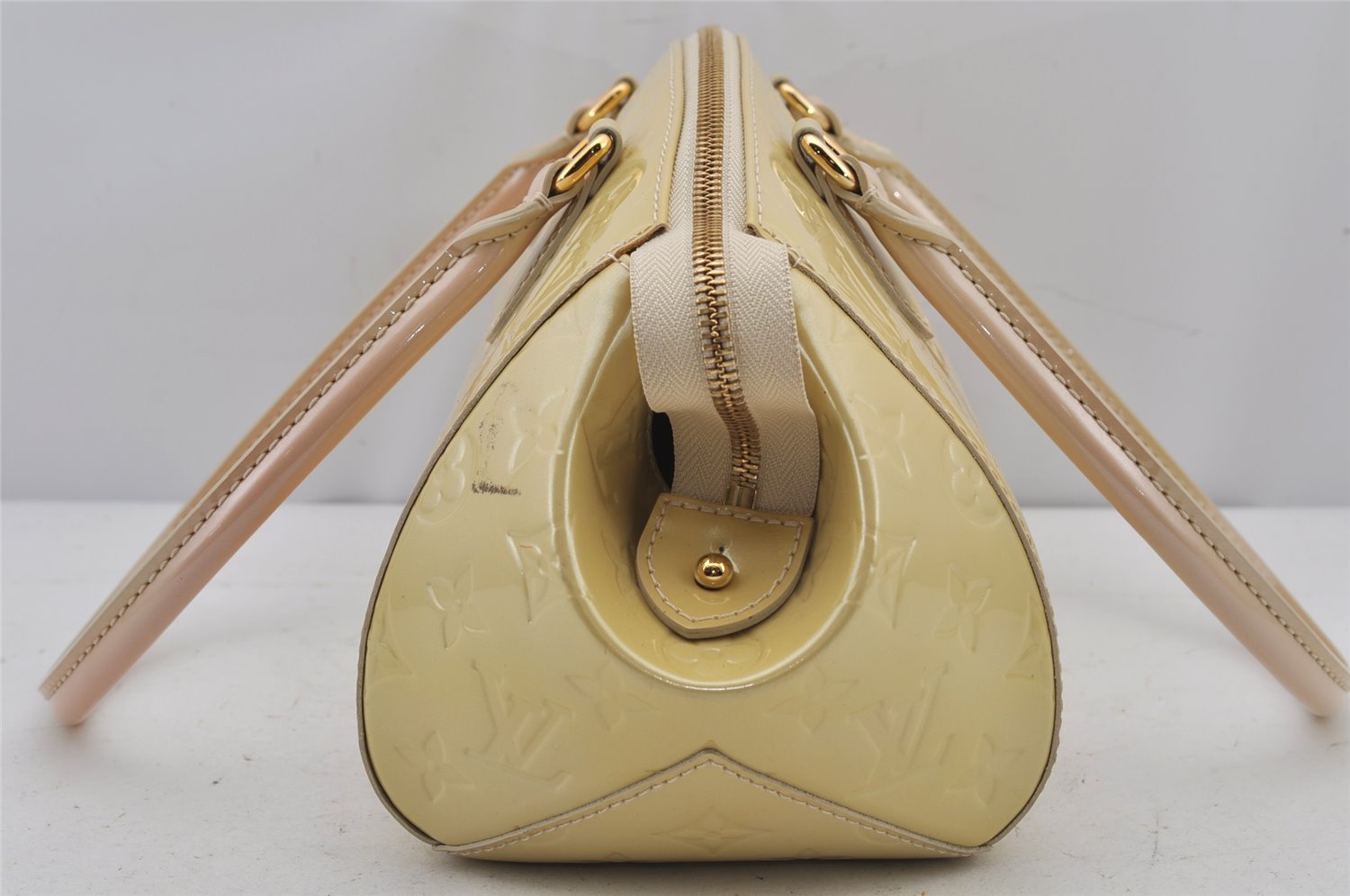 Authentic Louis Vuitton Vernis Sherwood PM Hand Bag Light Yellow M91491 LV 8240J