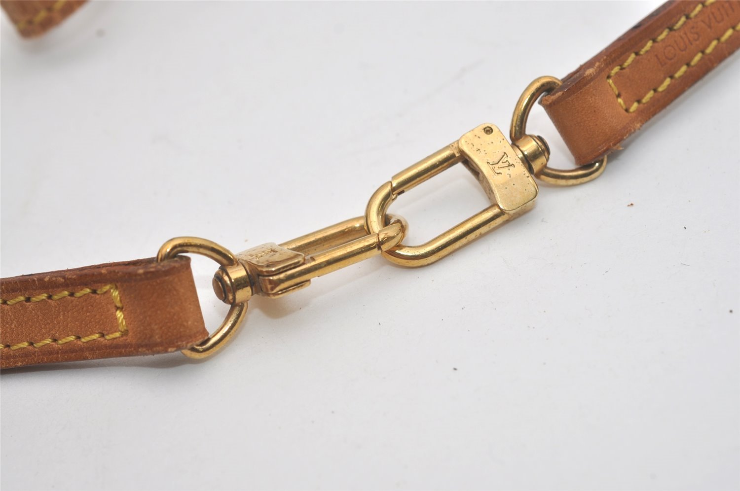 Authentic Louis Vuitton Leather Shoulder Strap Beige 46.9