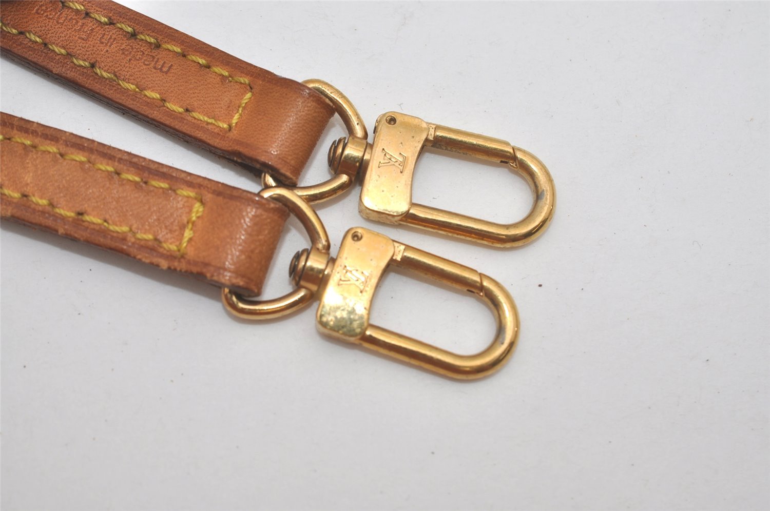 Authentic Louis Vuitton Leather Shoulder Strap Beige 46.9