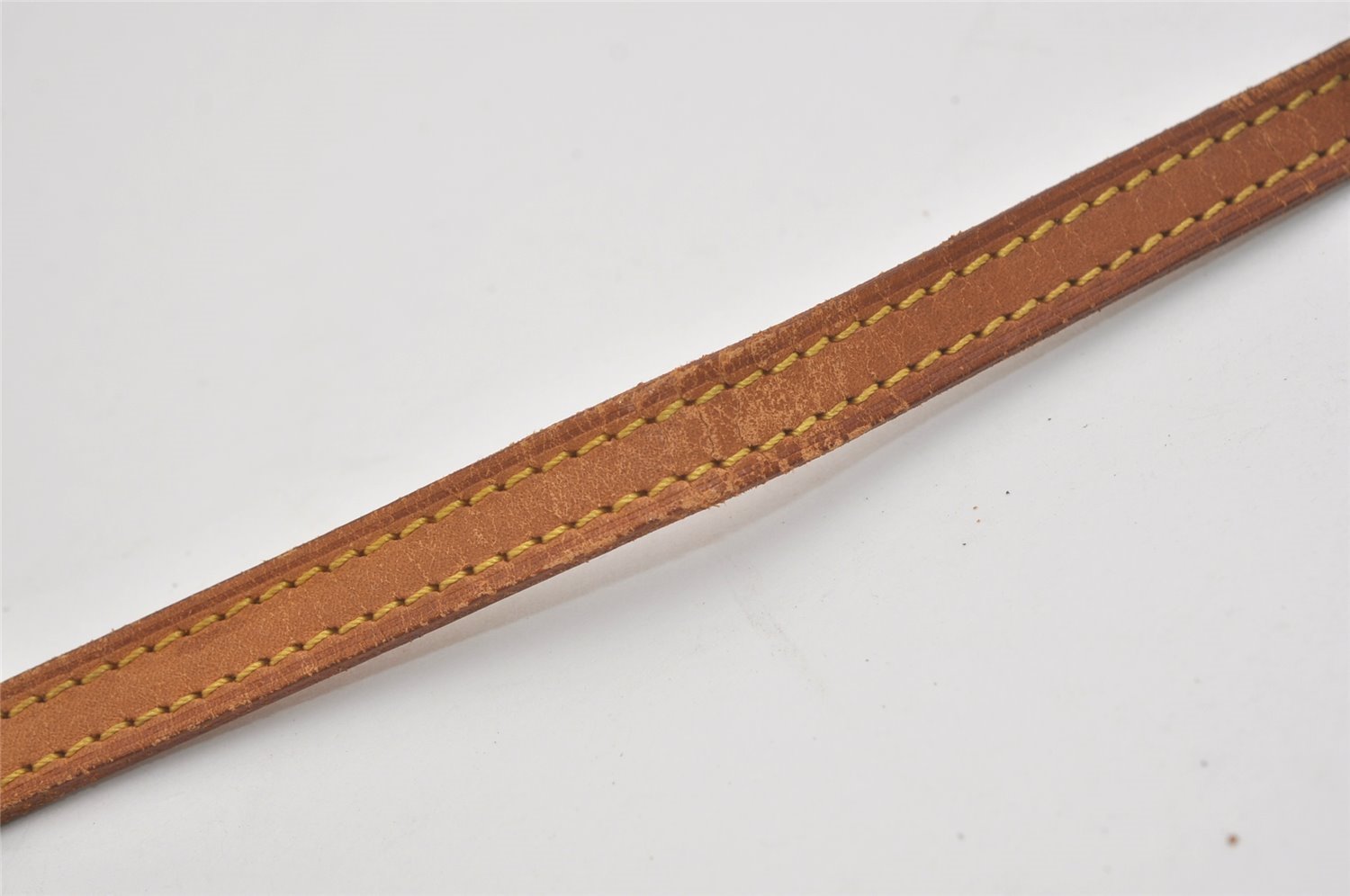 Authentic Louis Vuitton Leather Shoulder Strap Beige 46.9