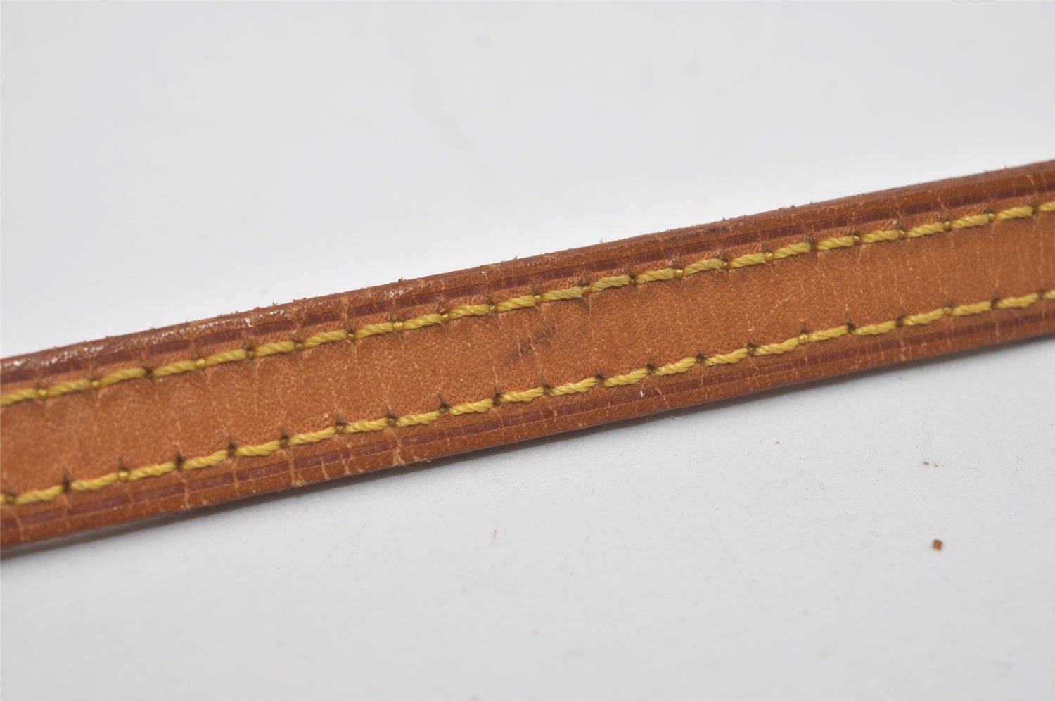 Authentic Louis Vuitton Leather Shoulder Strap Beige 46.9