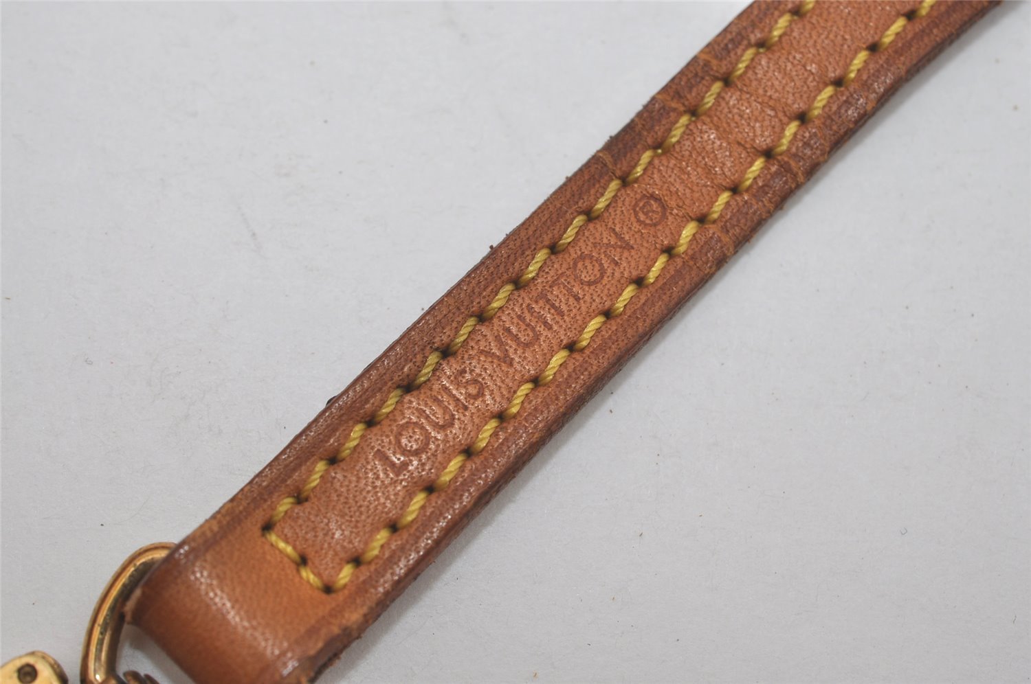 Authentic Louis Vuitton Leather Shoulder Strap Beige 46.9