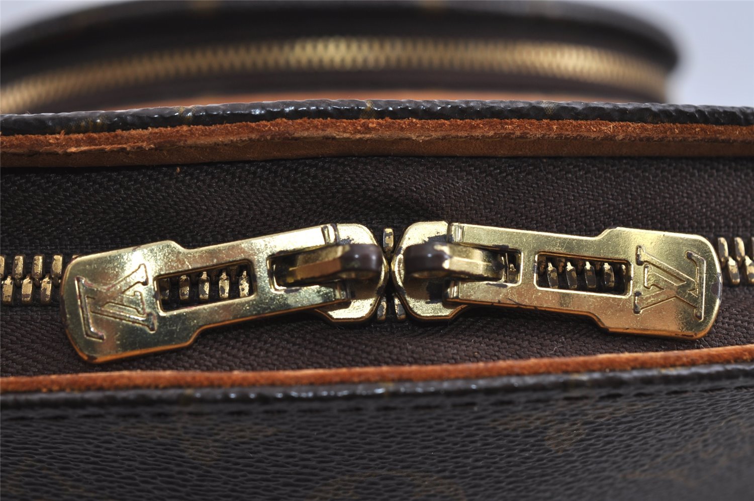 Authentic Louis Vuitton Monogram Ellipse Shopping Shoulder Bag M51128 LV 8250I