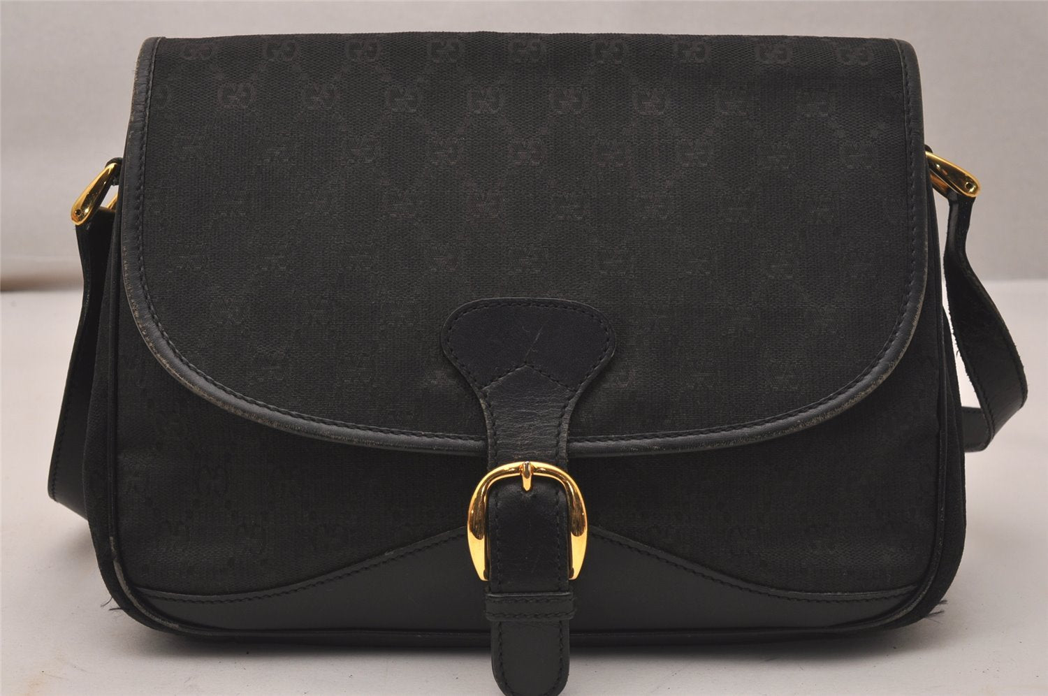 Authentic GUCCI Shoulder Cross Body Bag GG Canvas Leather Black Junk 8250J