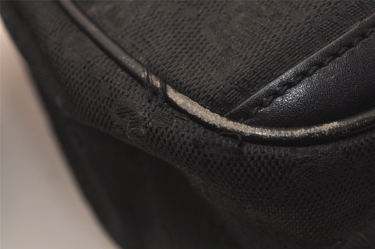 Authentic GUCCI Shoulder Cross Body Bag GG Canvas Leather Black Junk 8250J