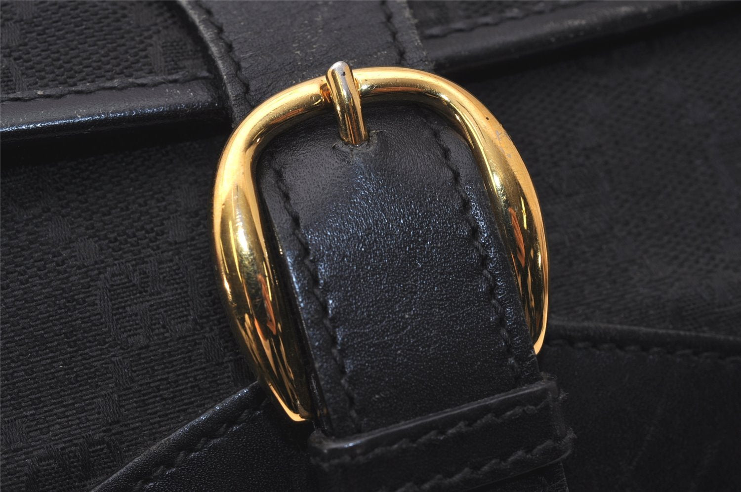 Authentic GUCCI Shoulder Cross Body Bag GG Canvas Leather Black Junk 8250J