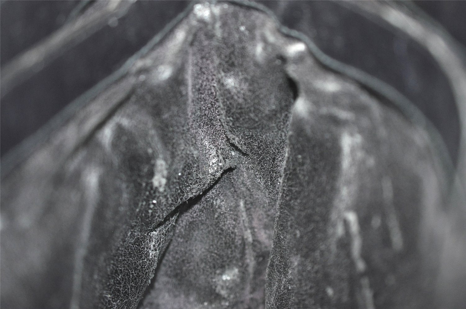 Authentic GUCCI Shoulder Cross Body Bag GG Canvas Leather Black Junk 8250J