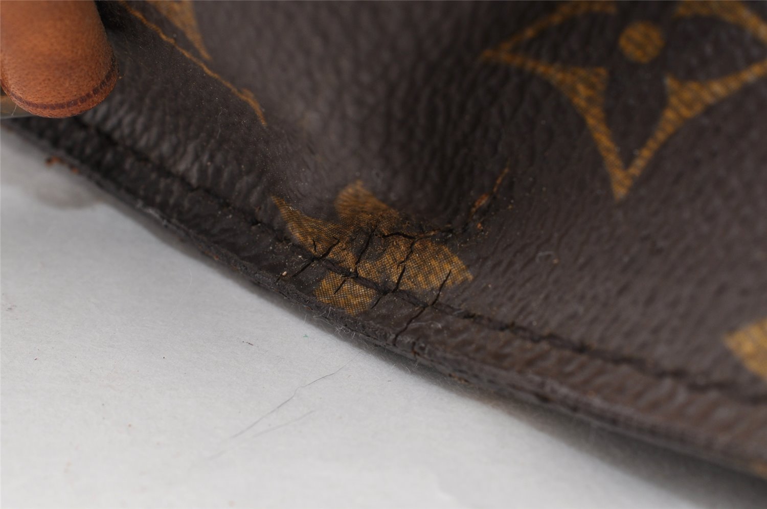 Authentic Louis Vuitton Monogram Saint Cloud GM M51242 Shoulder Cross Bag 8258I