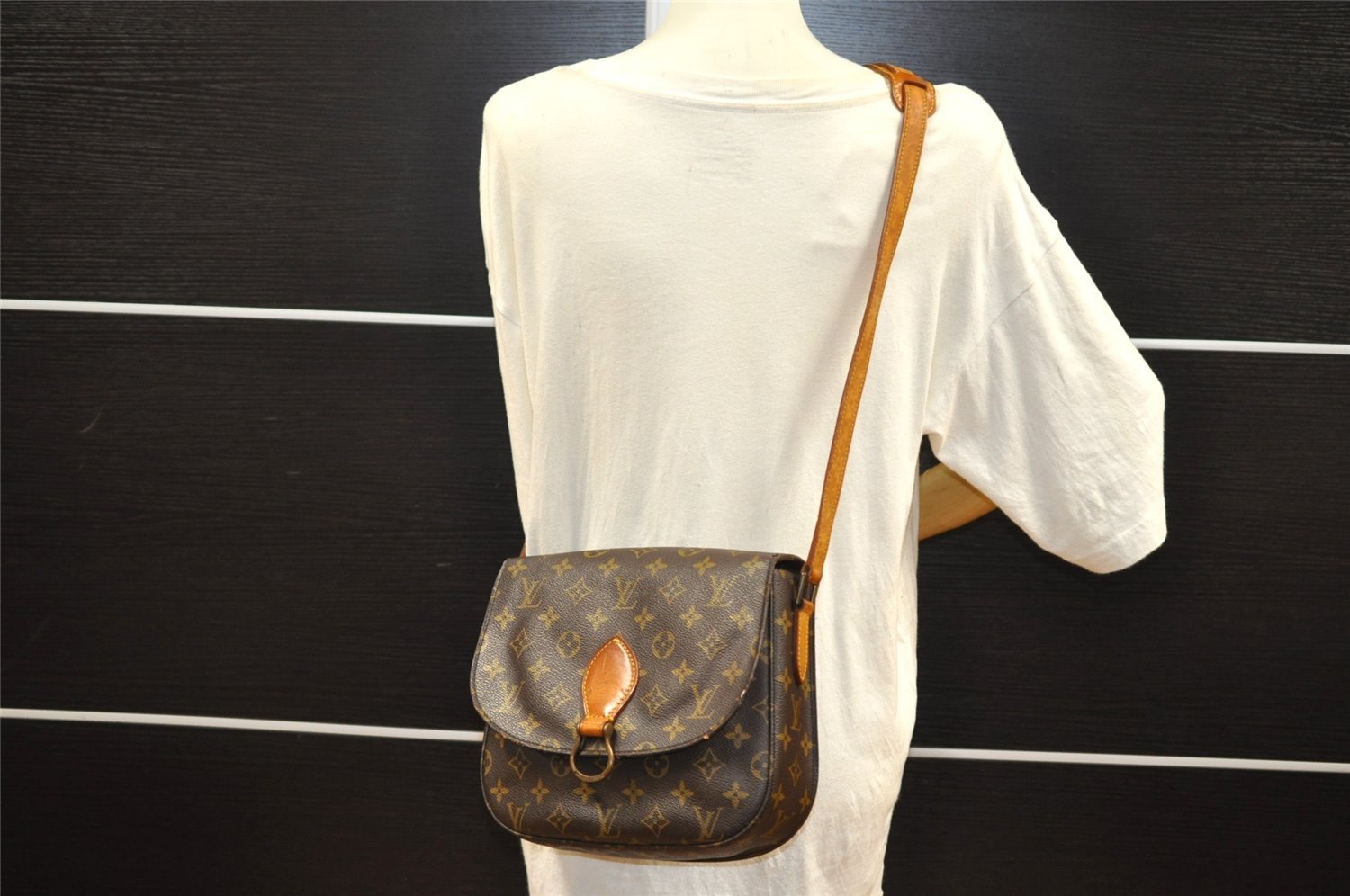 Authentic Louis Vuitton Monogram Saint Cloud GM M51242 Shoulder Cross Bag 8258I