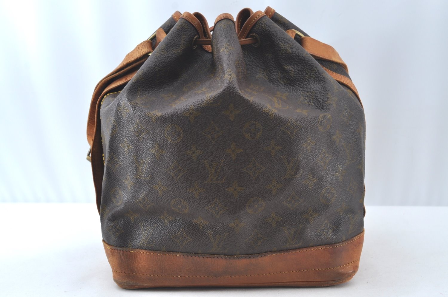 Authentic Louis Vuitton Monogram Noe Shoulder Drawstring Bag Old Model LV 8258J