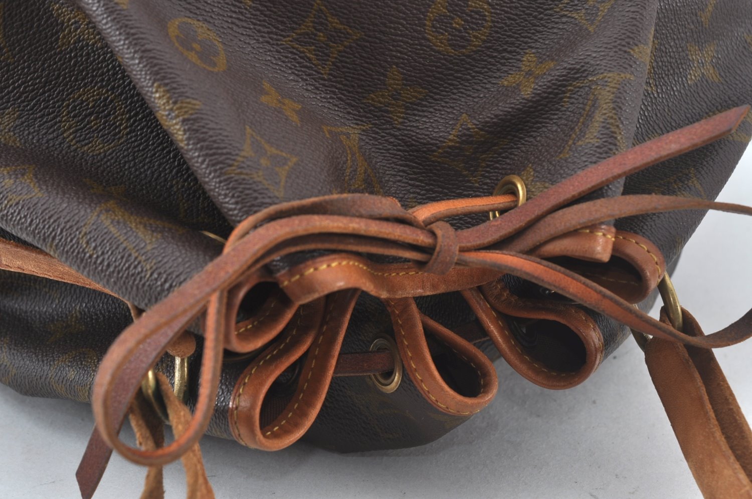 Authentic Louis Vuitton Monogram Noe Shoulder Drawstring Bag Old Model LV 8258J