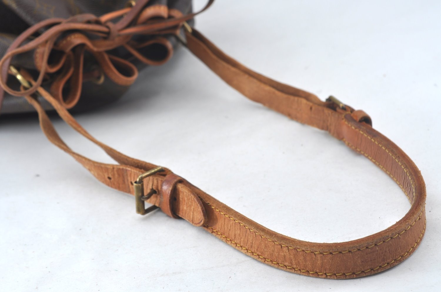 Authentic Louis Vuitton Monogram Noe Shoulder Drawstring Bag Old Model LV 8258J