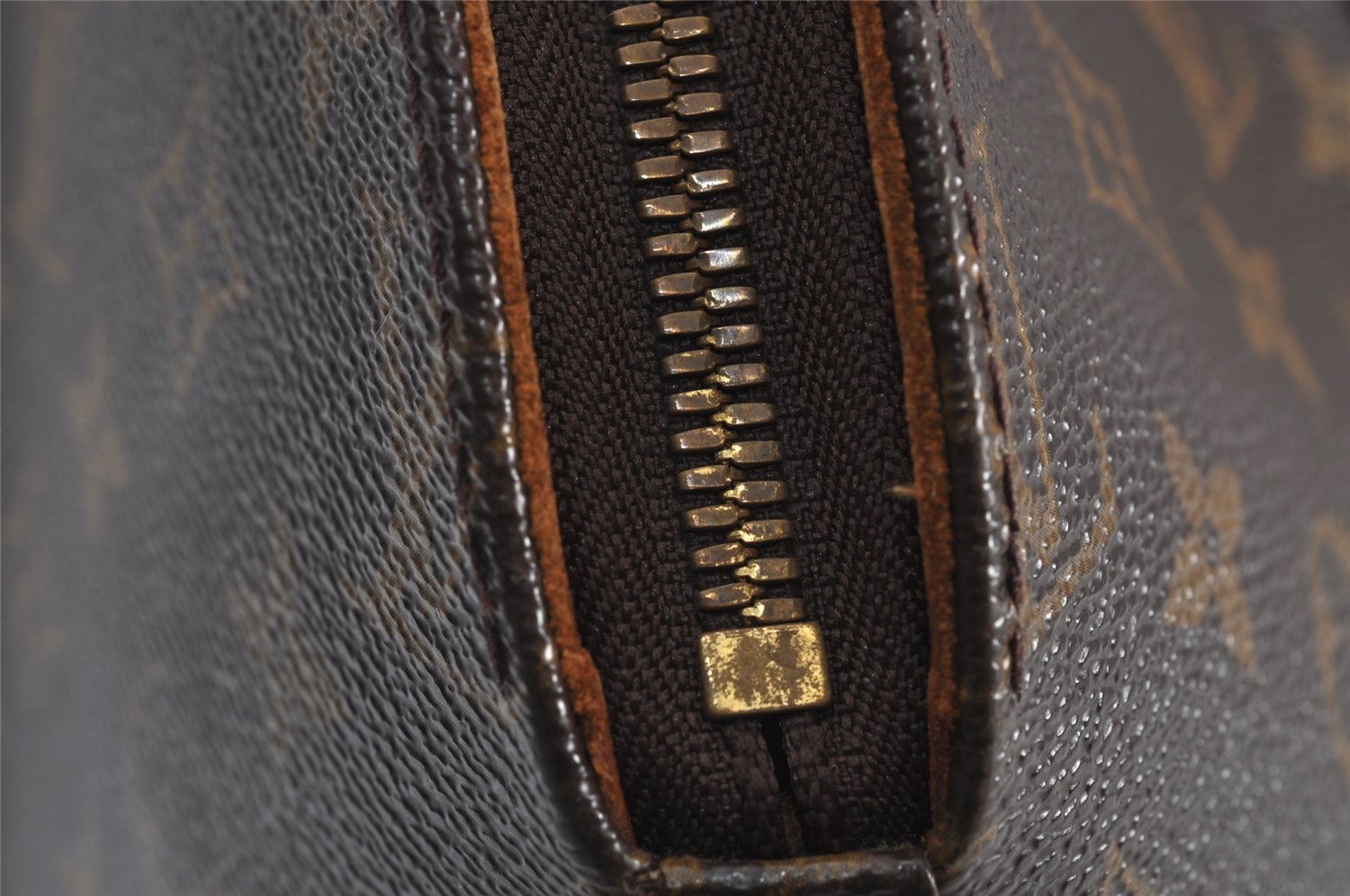 Authentic Louis Vuitton Monogram Ellipse MM Hand Bag M51126 LV 8267J