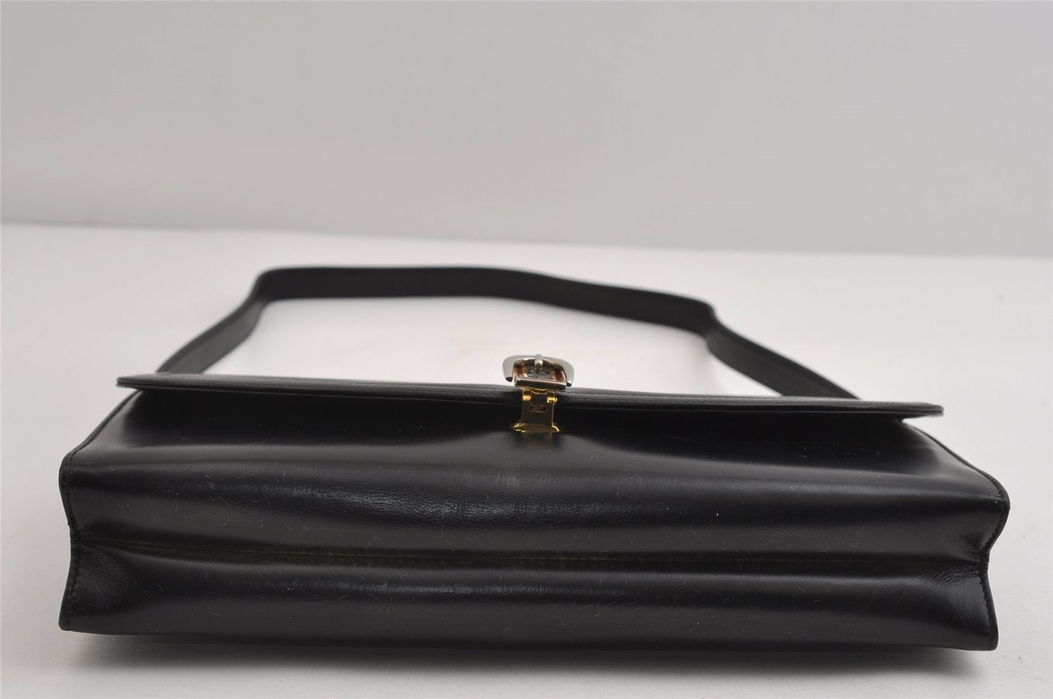 Authentic GUCCI Vintage Shoulder Bag Purse Leather Black 8278I