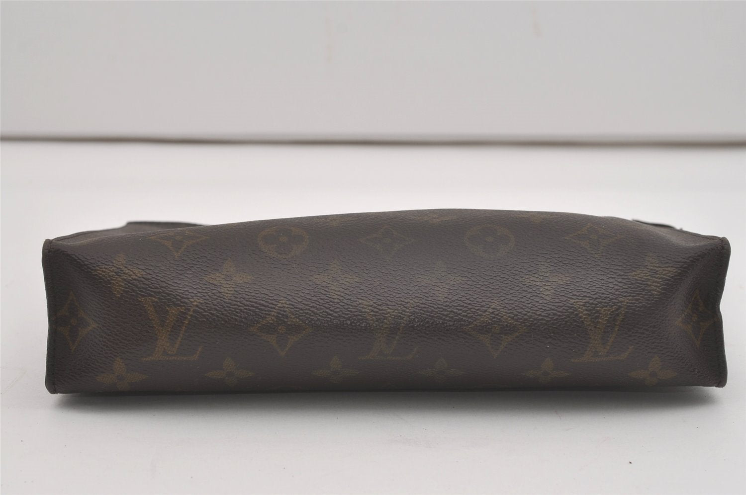 Auth Louis Vuitton Monogram Poche Toilette 26 Cosmetics Pouch Old Model 8288I