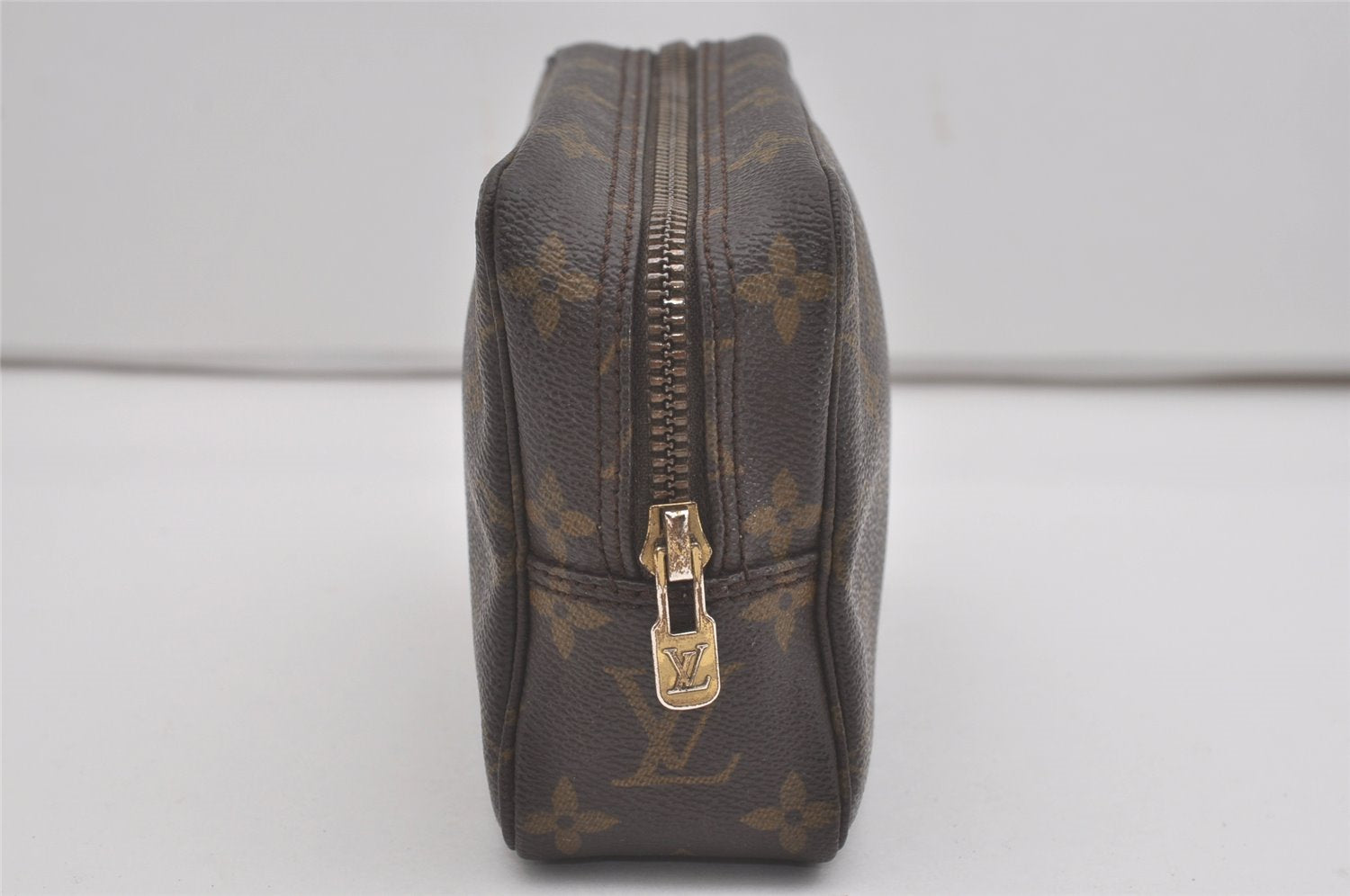 Auth Louis Vuitton Monogram Trousse Toilette 18 Clutch Hand Bag M47526 LV 8292I