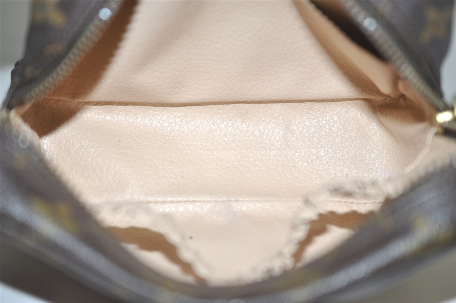 Auth Louis Vuitton Monogram Trousse Toilette 18 Clutch Hand Bag M47526 LV 8292I