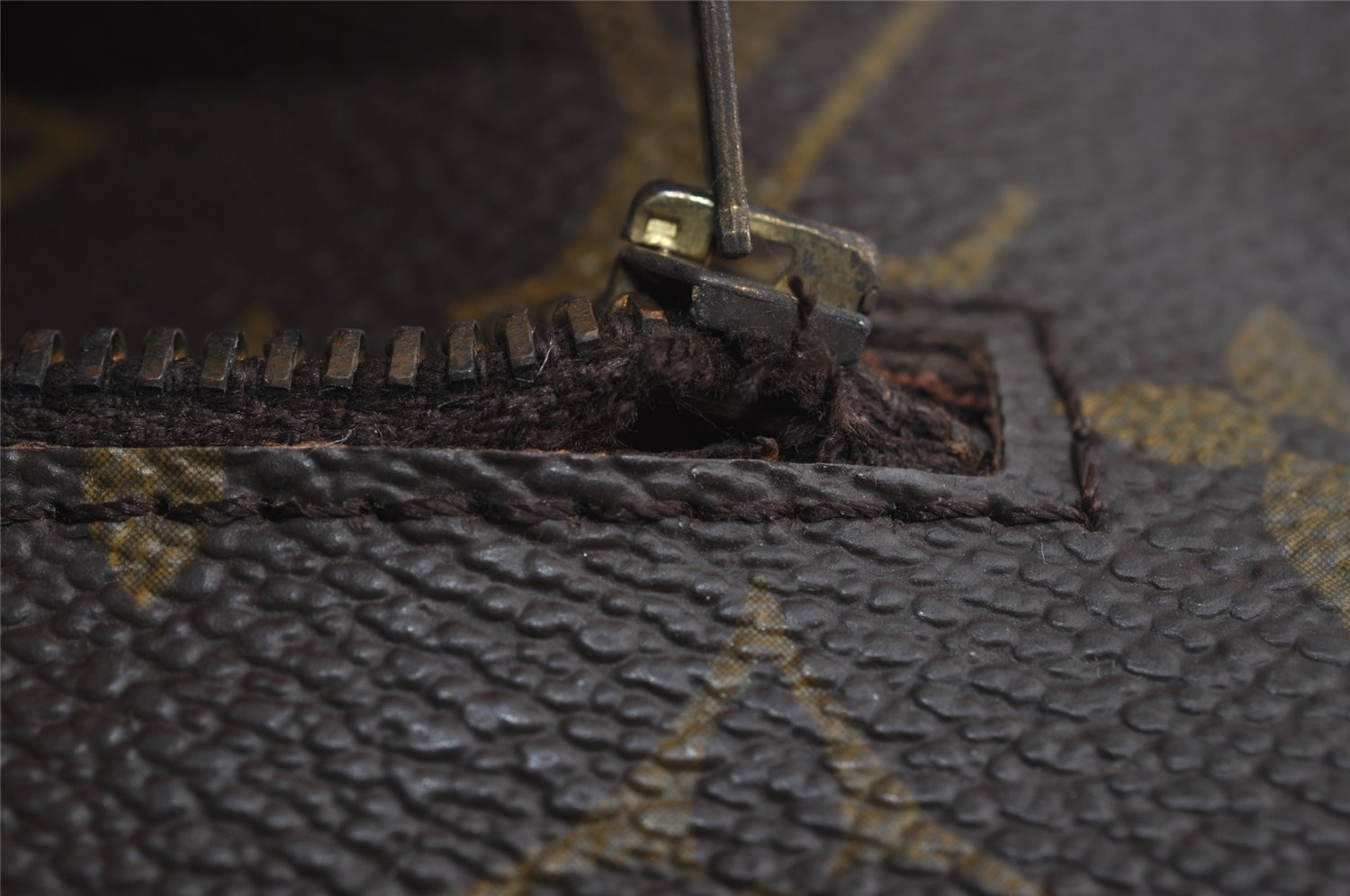 Auth Louis Vuitton Monogram Pochette Pliante Clutch Hand Bag Old Model LV 8297I