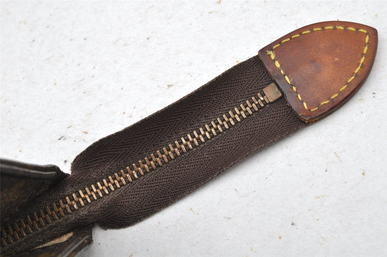 Auth Louis Vuitton Monogram Poche Toilette 19 M47544 Cosmetics Pouch Junk 8298I