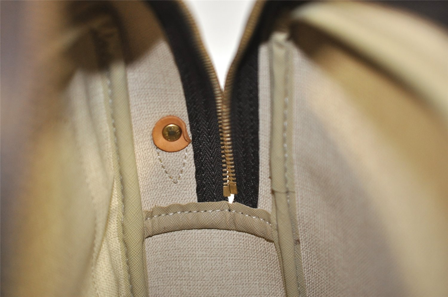 Authentic Louis Vuitton Monogram Reporter PM Shoulder Cross Bag M45254 LV 8300I