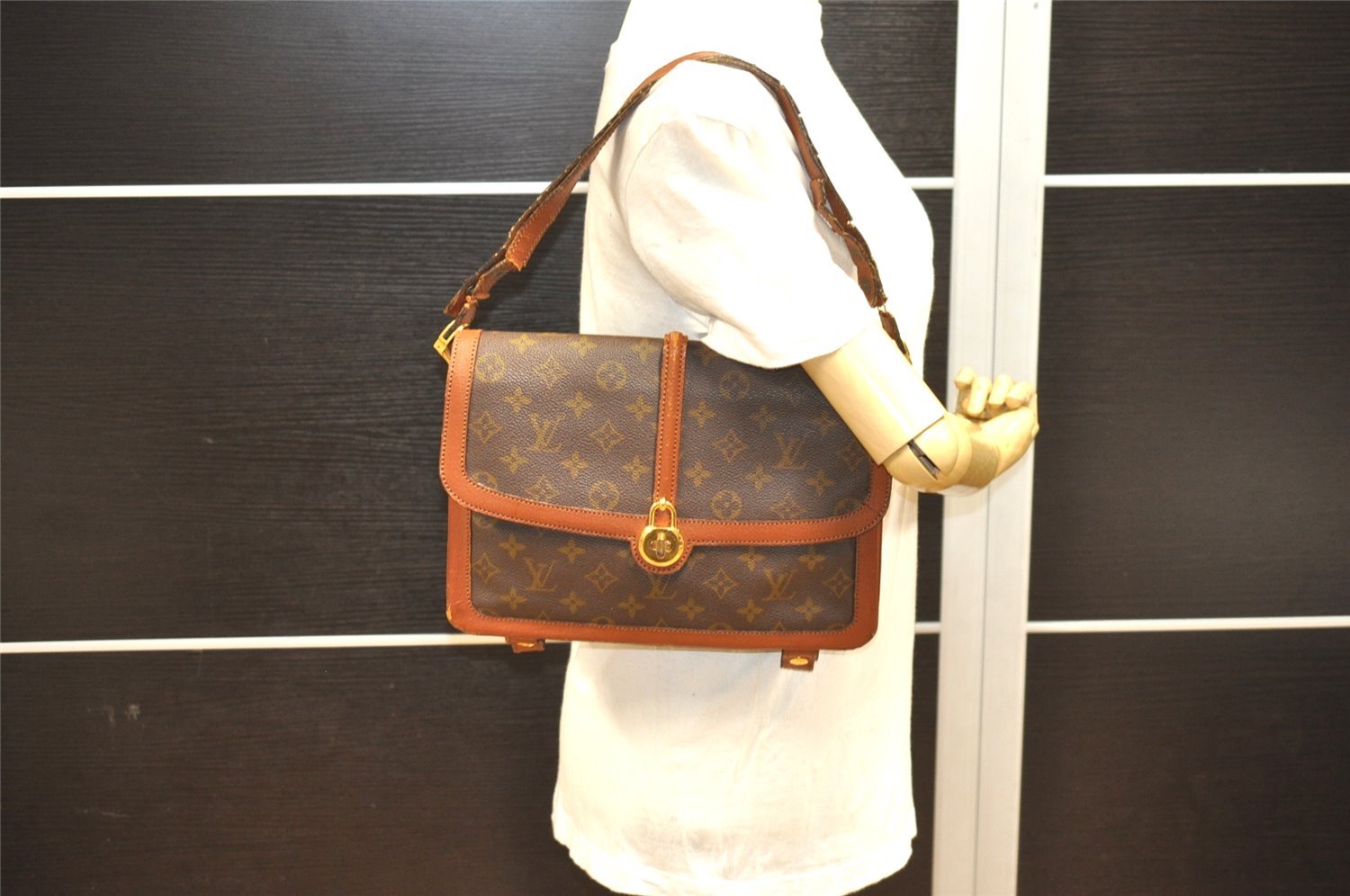 Authentic Louis Vuitton Monogram Sac Vendome Shoulder Bag Old Model Junk 8302I