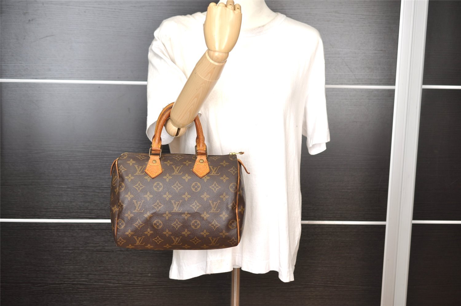 Authentic Louis Vuitton Monogram Speedy 25 Boston Hand Bag M41528 LV 8316I