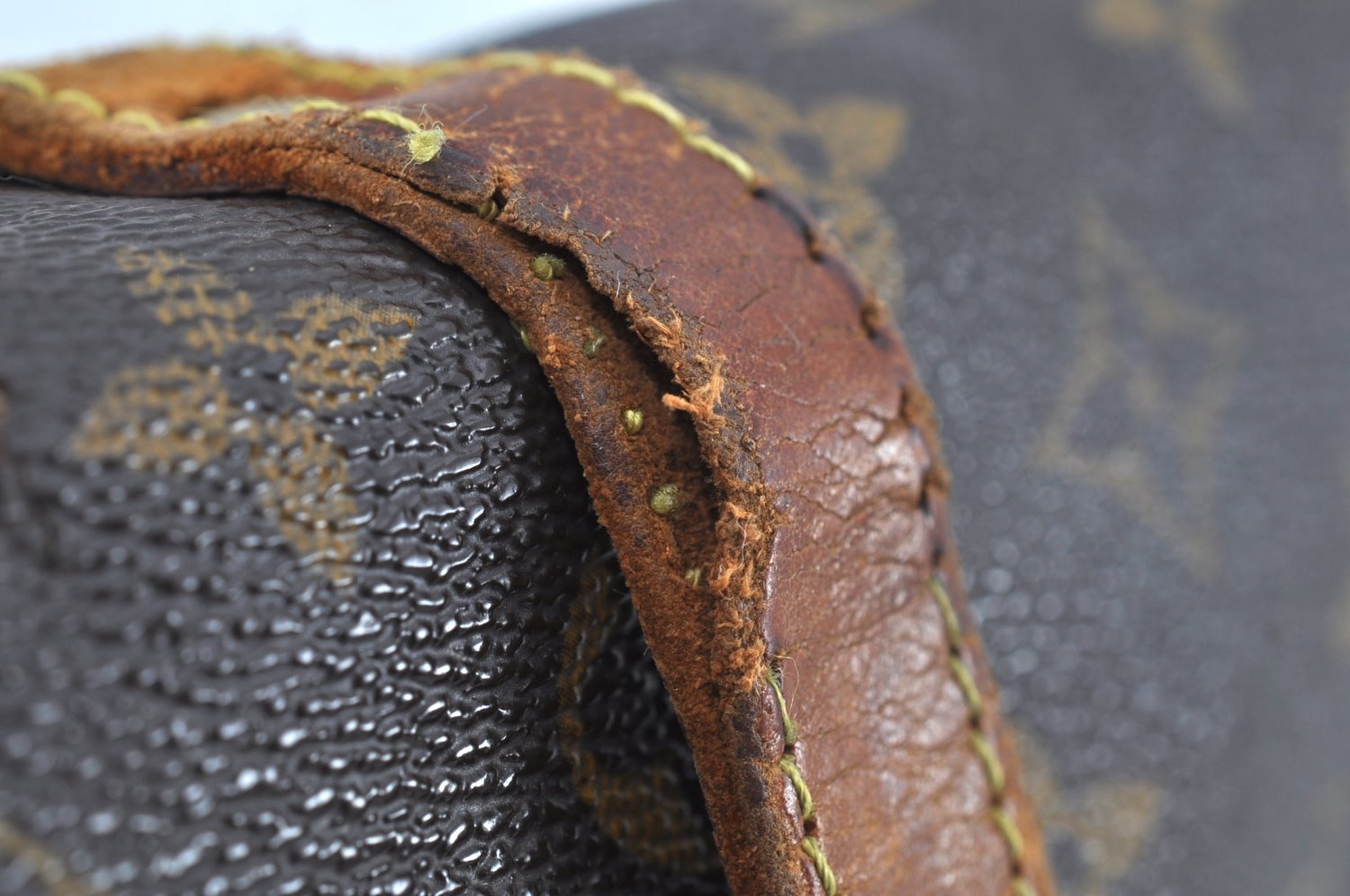 Authentic Louis Vuitton Monogram Saumur 30 Shoulder Cross Bag M42256 LV 8322H