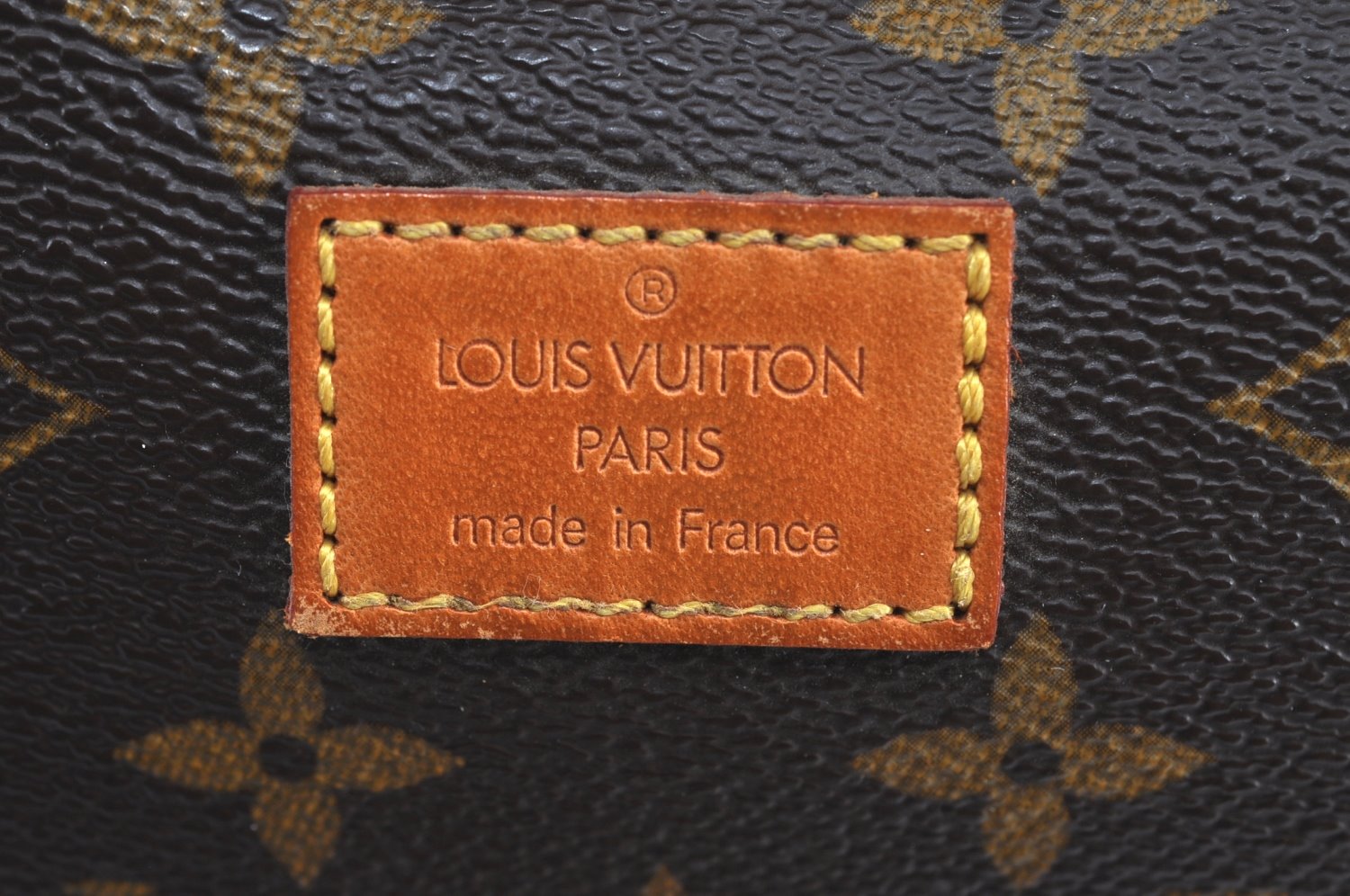 Authentic Louis Vuitton Monogram Saumur 30 Shoulder Cross Bag M42256 LV 8322H
