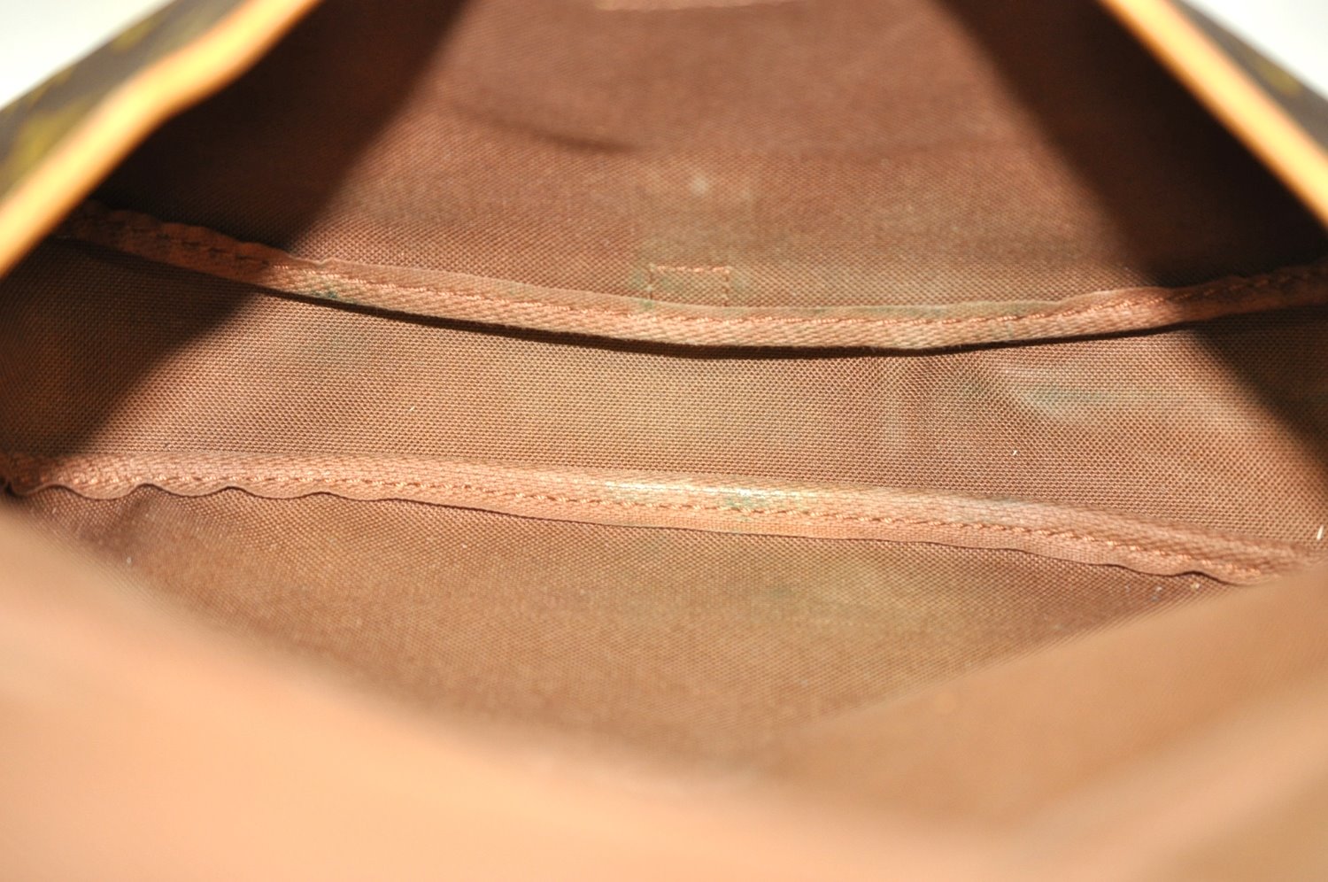 Authentic Louis Vuitton Monogram Saumur 30 Shoulder Cross Bag M42256 LV 8322H