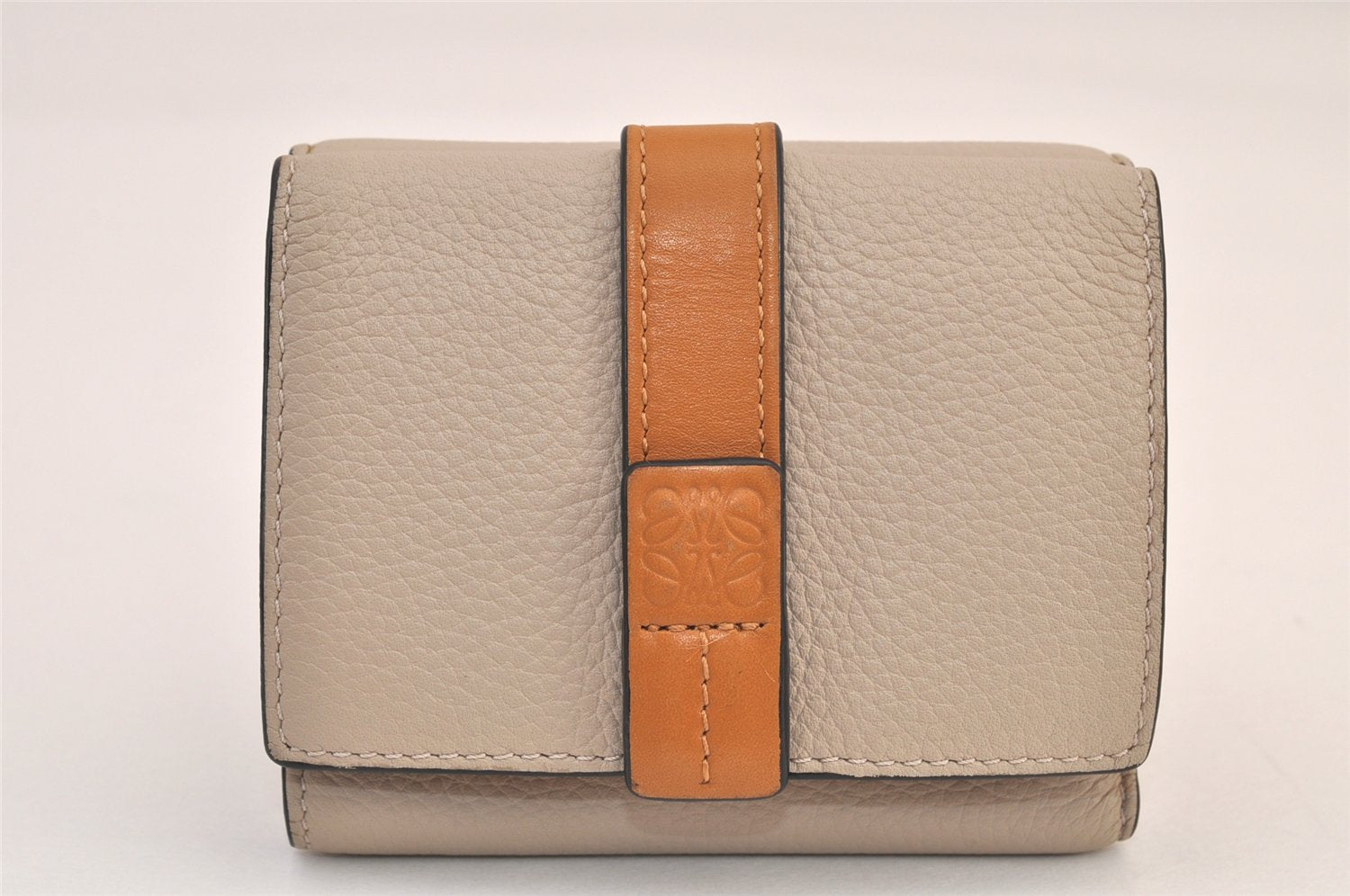 Authentic LOEWE Vintage Anagram Trifold Wallet Purse Leather Beige 8323M