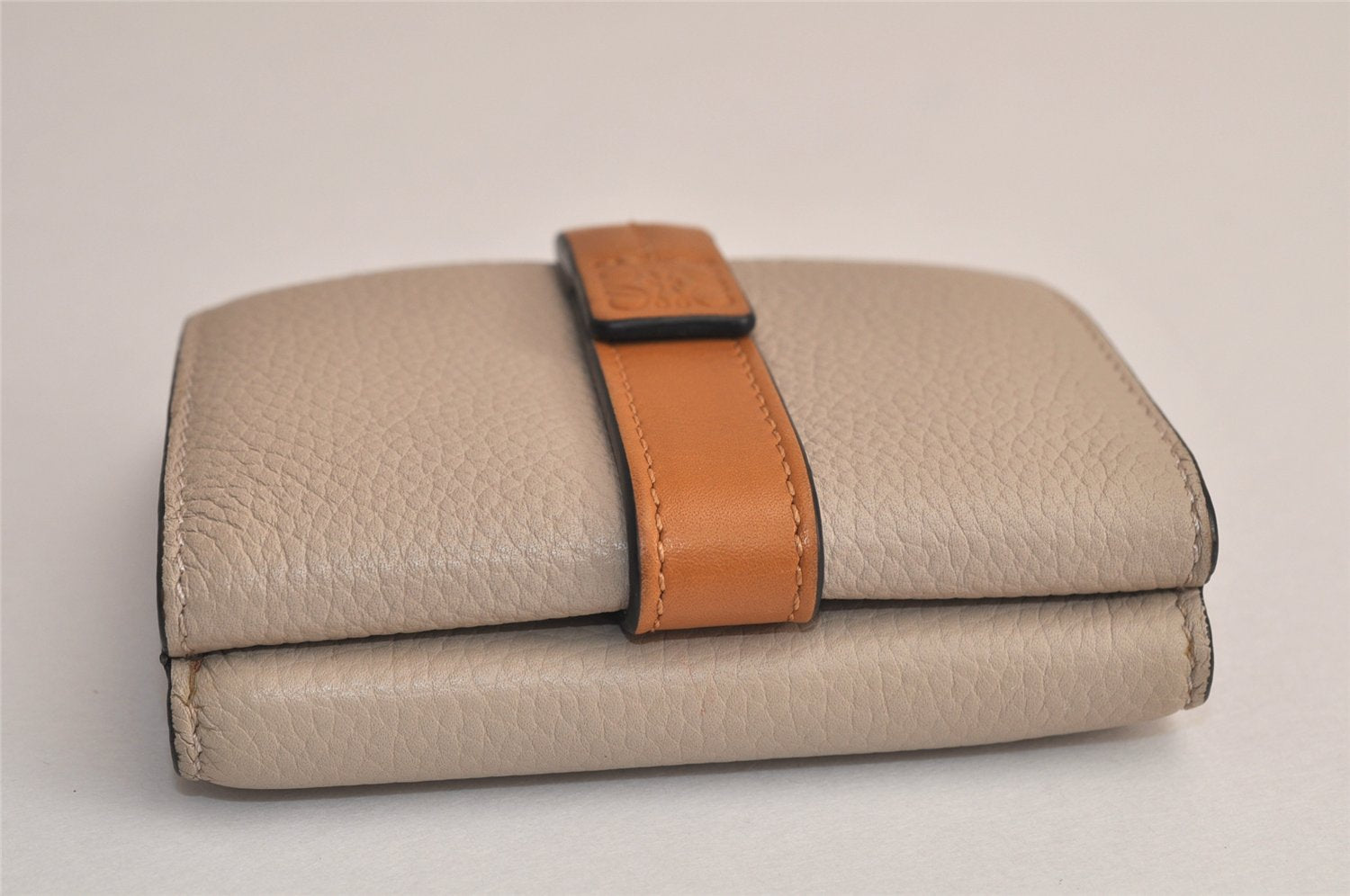 Authentic LOEWE Vintage Anagram Trifold Wallet Purse Leather Beige 8323M