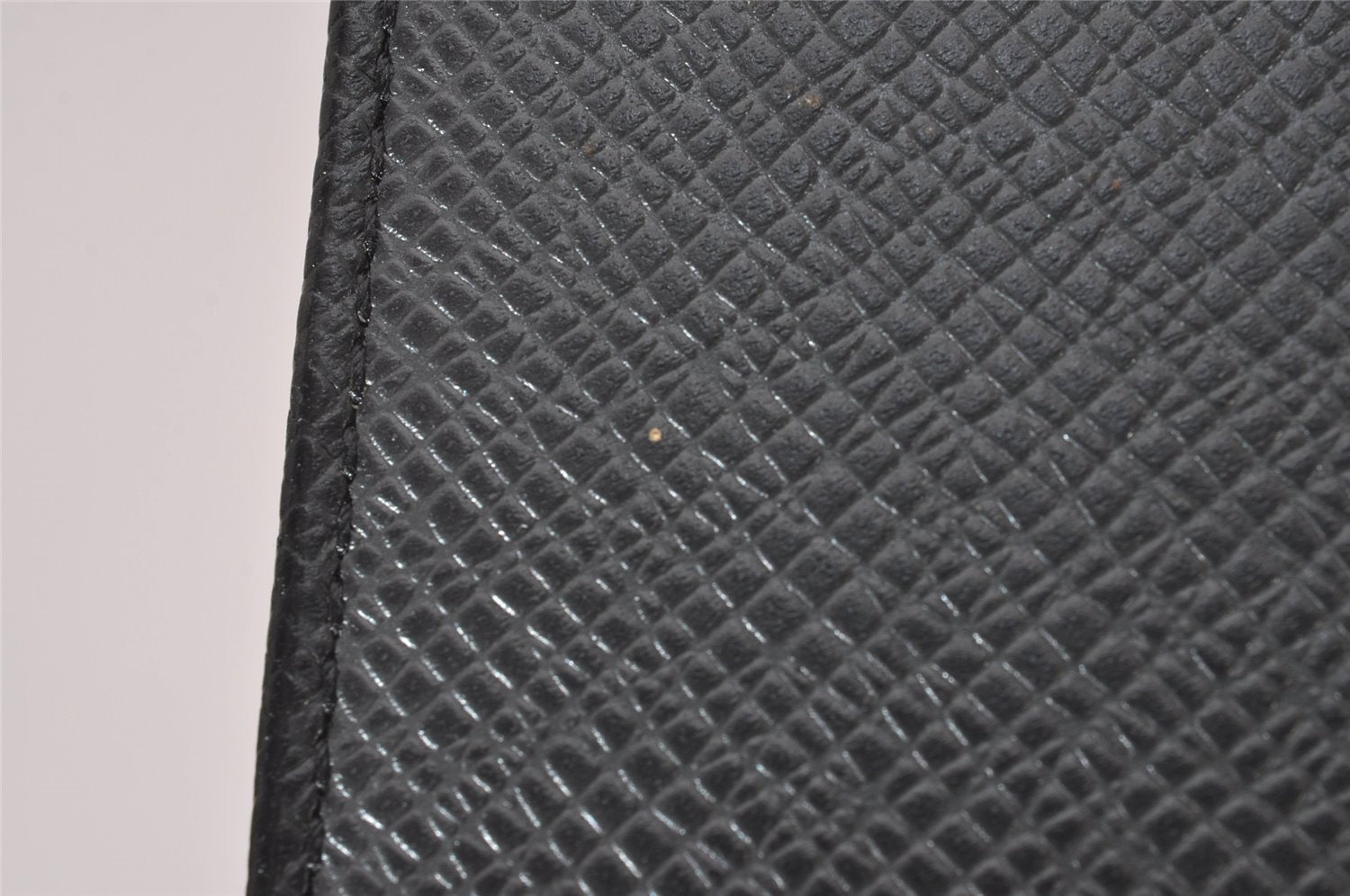 Authentic Louis Vuitton Taiga Agenda Bureau Notebook Cover Black R20409 LV 8324I