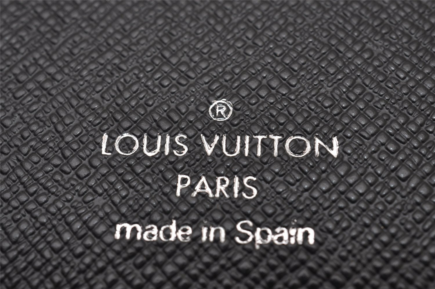 Authentic Louis Vuitton Taiga Agenda Bureau Notebook Cover Black R20409 LV 8324I