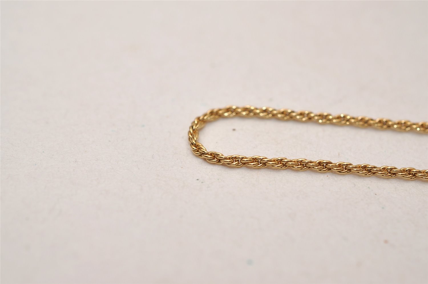 Authentic Christian Dior Gold Imitation Pearl Chain Pendant Necklace Box 8326J