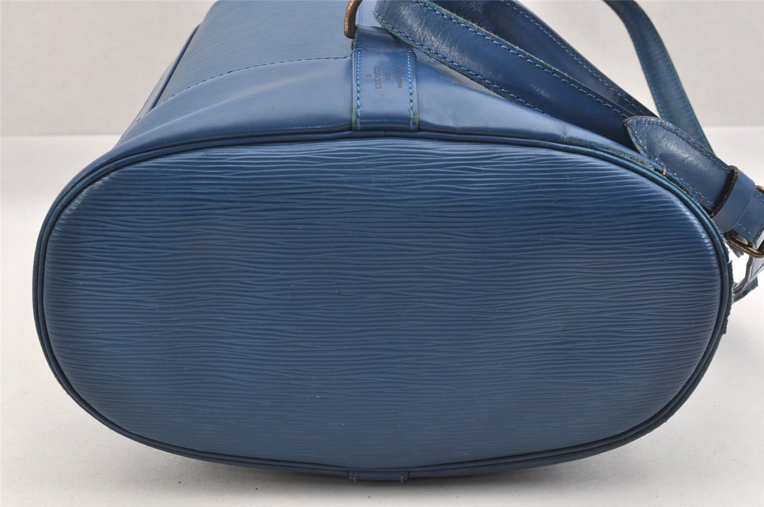 Authentic Louis Vuitton Epi Randonnee PM Shoulder Bag Blue M52355 LV 8331I