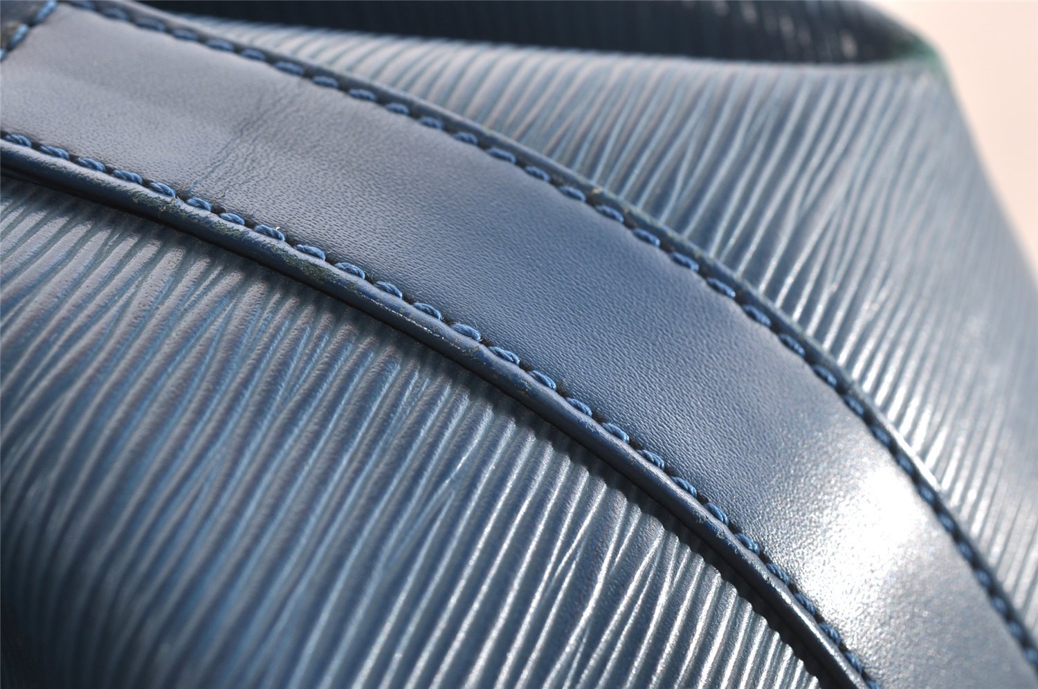 Authentic Louis Vuitton Epi Randonnee PM Shoulder Bag Blue M52355 LV 8331I