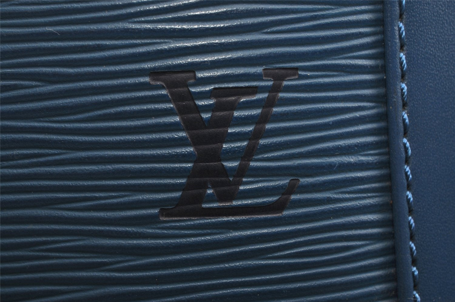 Authentic Louis Vuitton Epi Randonnee PM Shoulder Bag Blue M52355 LV 8331I