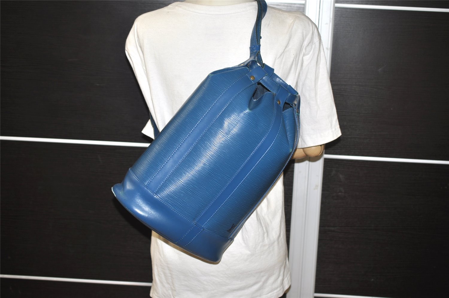 Authentic Louis Vuitton Epi Randonnee PM Shoulder Bag Blue M52355 LV 8331I