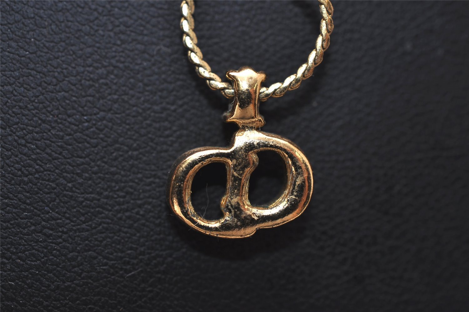 Authentic Christian Dior Gold Tone Chain Pendant Necklace CD 8331J