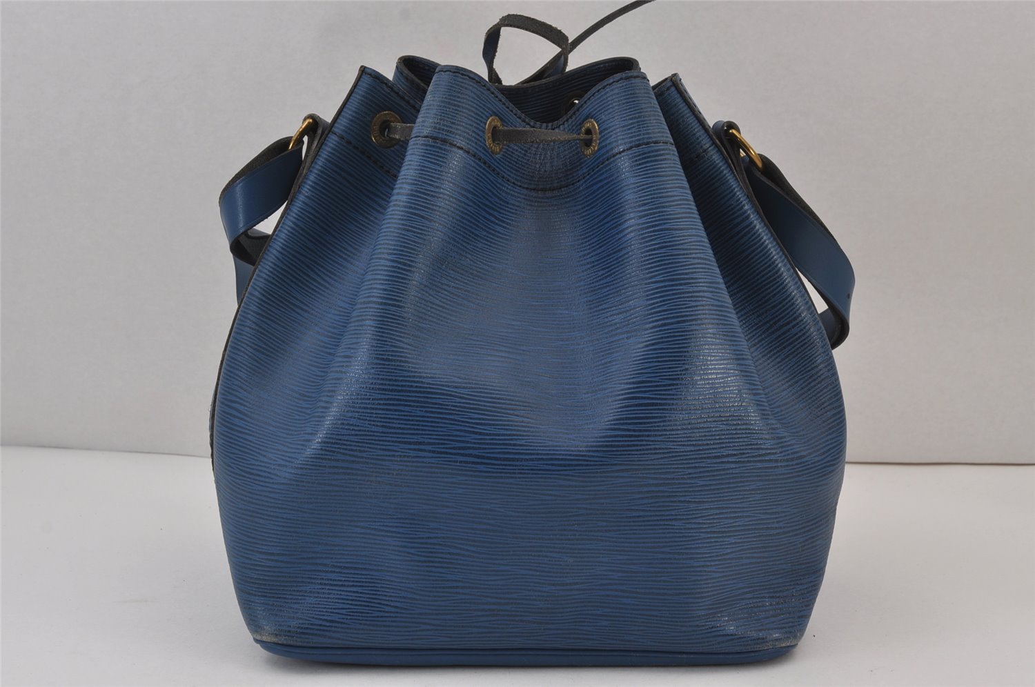 Authentic Louis Vuitton Epi Petit Noe Shoulder Drawstring Bag M44105 Blue 8340J