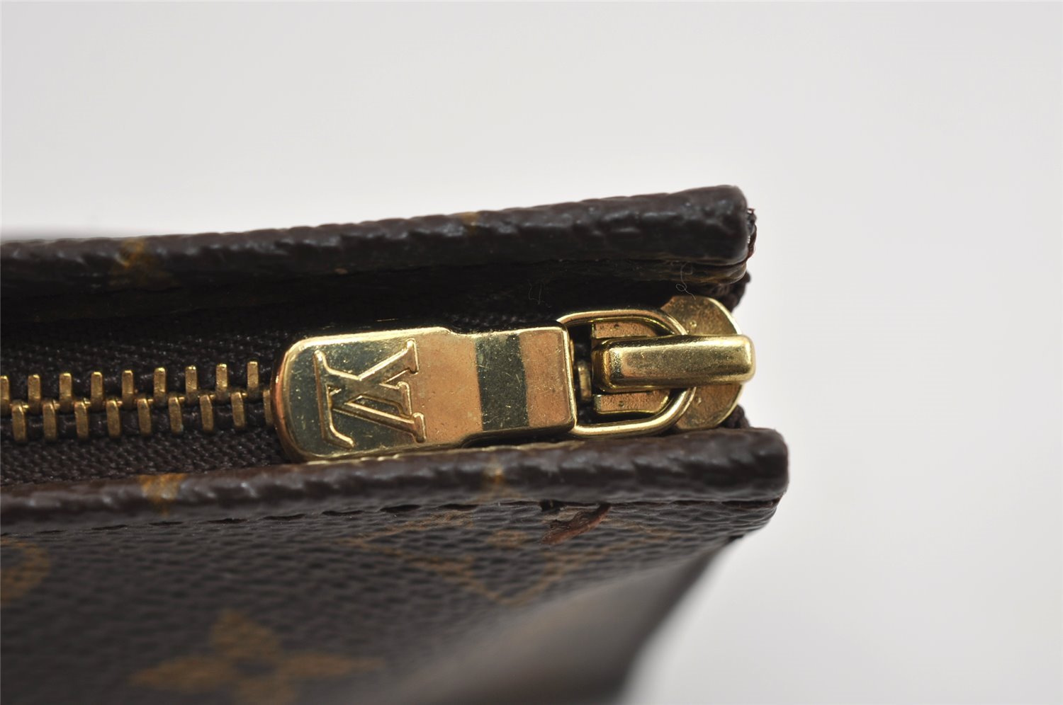 Authentic Louis Vuitton Monogram Poche Toilette 19 M47544 Cosmetics Pouch 8342I