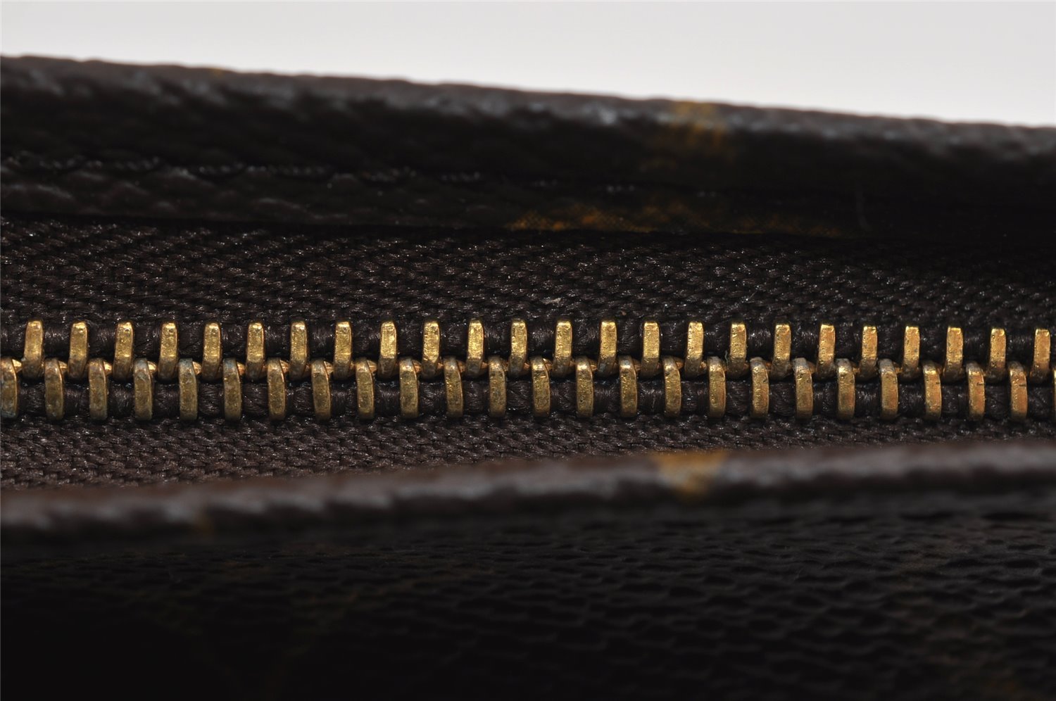 Authentic Louis Vuitton Monogram Poche Toilette 19 M47544 Cosmetics Pouch 8342I