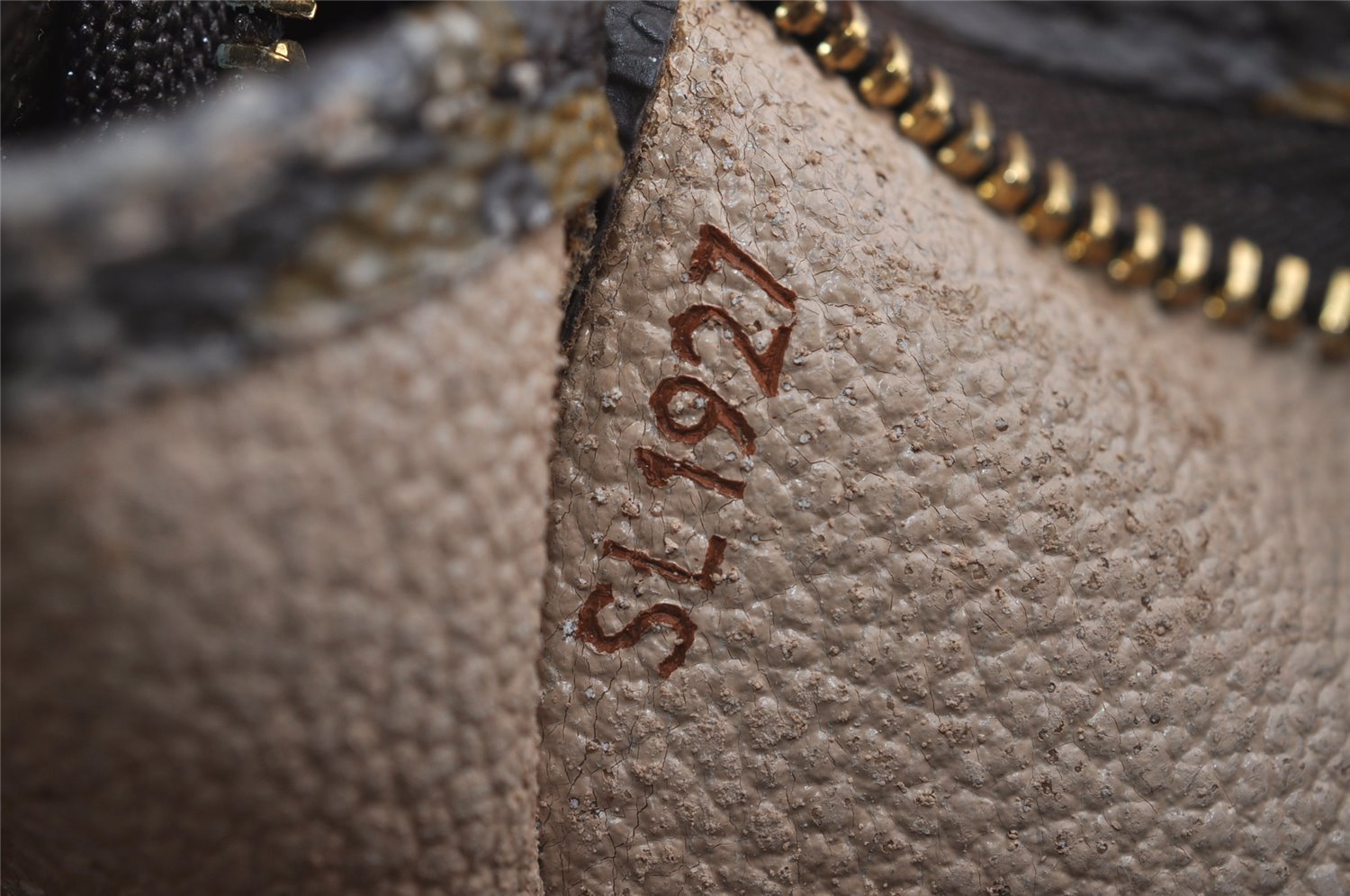 Authentic Louis Vuitton Monogram Poche Toilette 19 M47544 Cosmetics Pouch 8342I