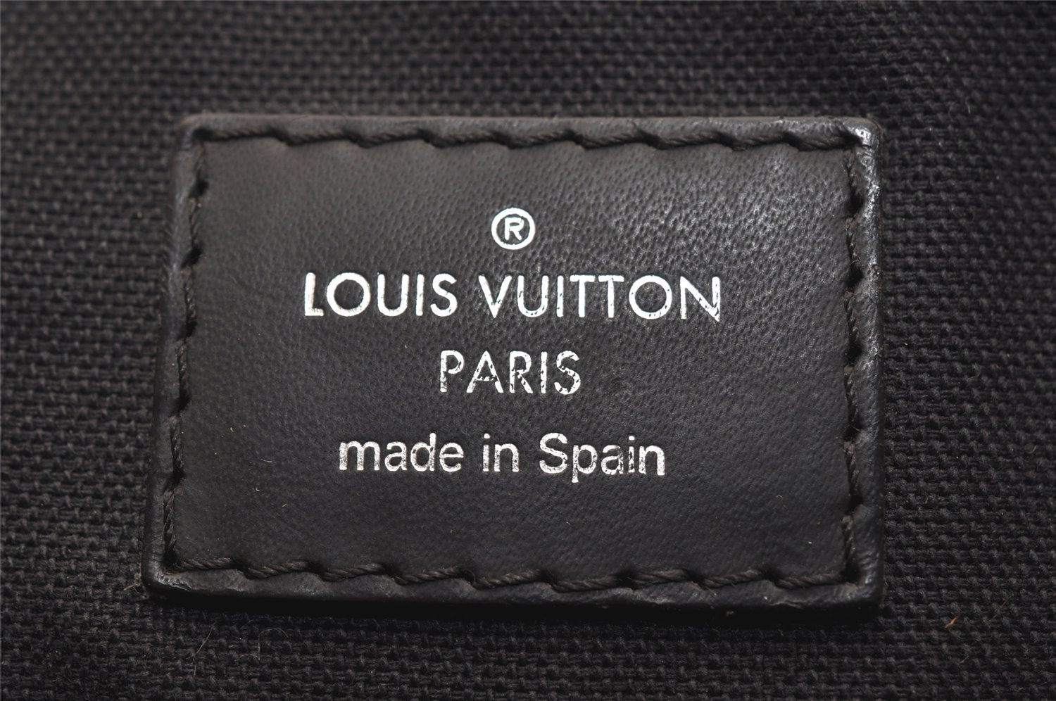 Authentic Louis Vuitton Damier Graphite District MM N41272 Shoulder Bag 8342J