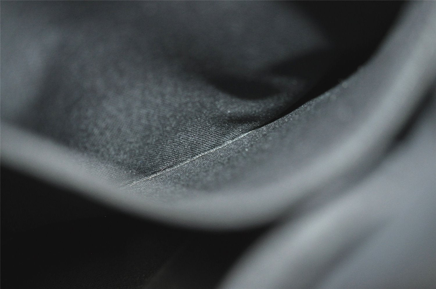 Authentic Louis Vuitton Damier Graphite District MM N41272 Shoulder Bag 8342J