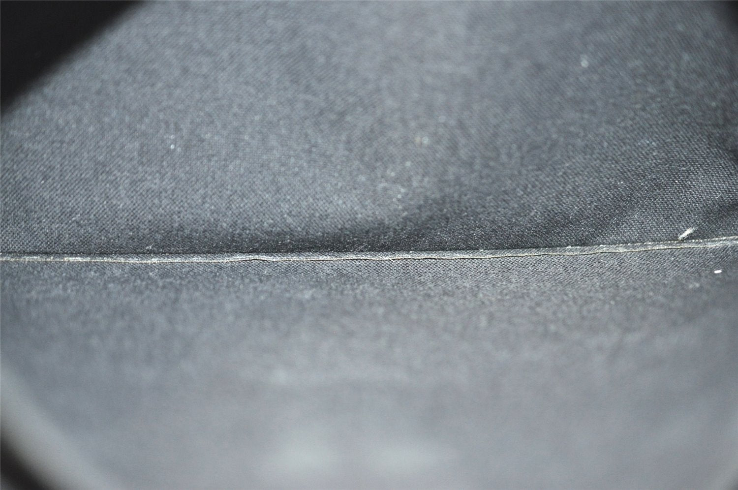 Authentic Louis Vuitton Damier Graphite District MM N41272 Shoulder Bag 8342J